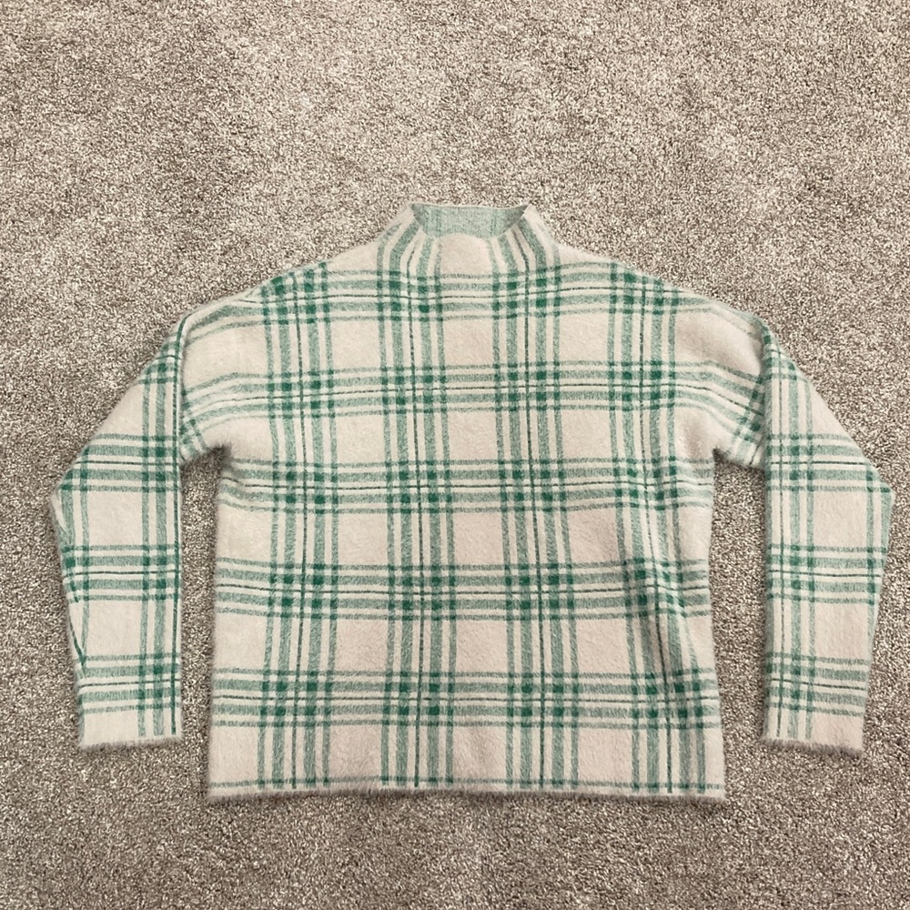 NWOT Tahari Green Striped Sweaters for Women